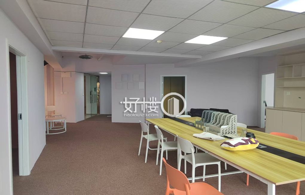 大坪石油路轻轨站直达 万科中心精装带家具办公室出租m²写字楼|办公室出租|租赁/租金/图片
