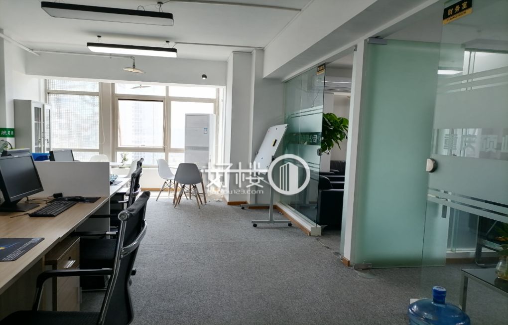 大坪万科中心轻轨站出口写字楼带家具出租m²写字楼|办公室出租|租赁/租金/图片