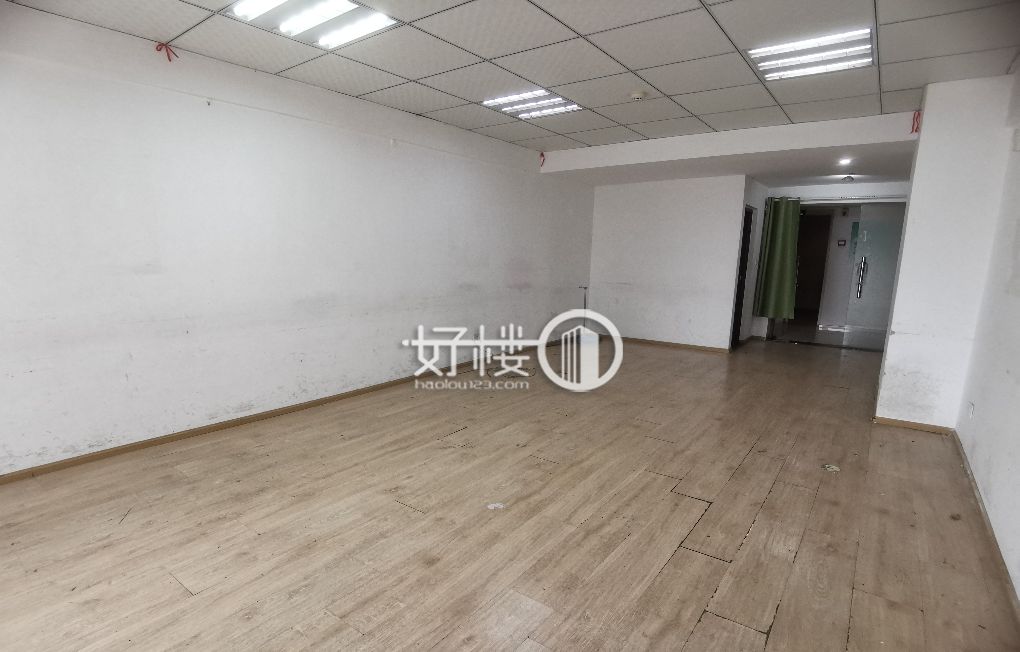 大坪轻轨站旁龙湖时代天街精装修带家具出租m²写字楼|办公室出租|租赁/租金/图片