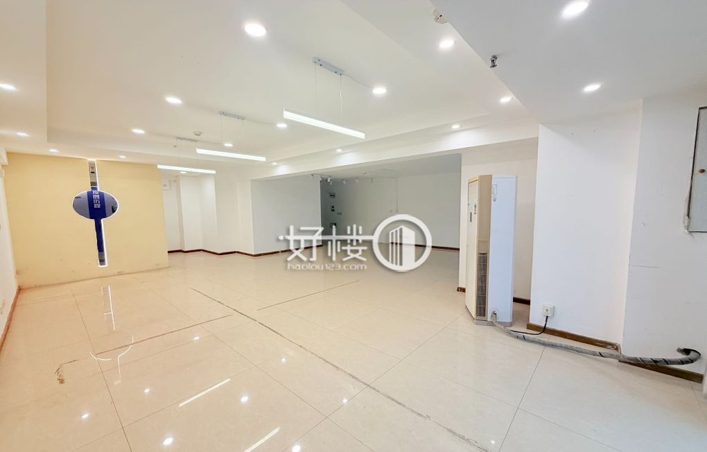 大坪万科中心丨电梯口大通间特价精装修出租m²写字楼|办公室出租|租赁/租金/图片