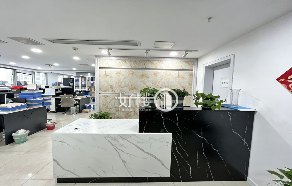 南坪商圈 轻轨楼上租万达办公室165平 现房招租写字楼|办公室出租|租赁/租金/图片