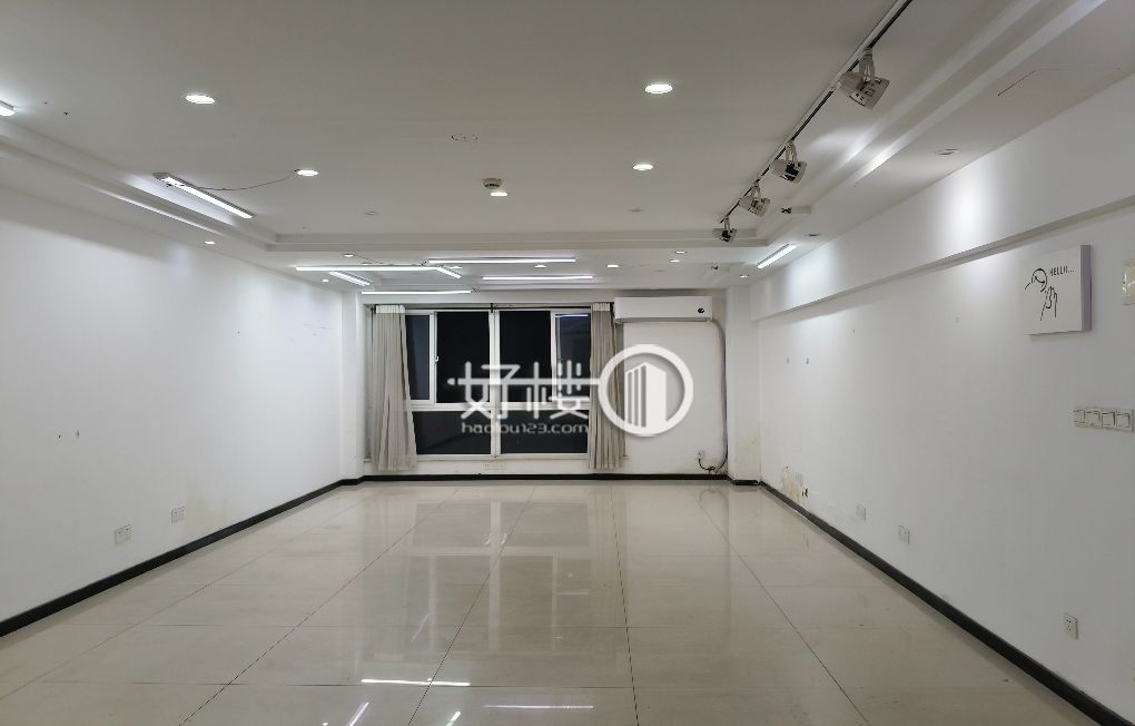 嘉德中心 大通间 采光好 地铁站附近 写字楼|办公室出租|租赁/租金/图片