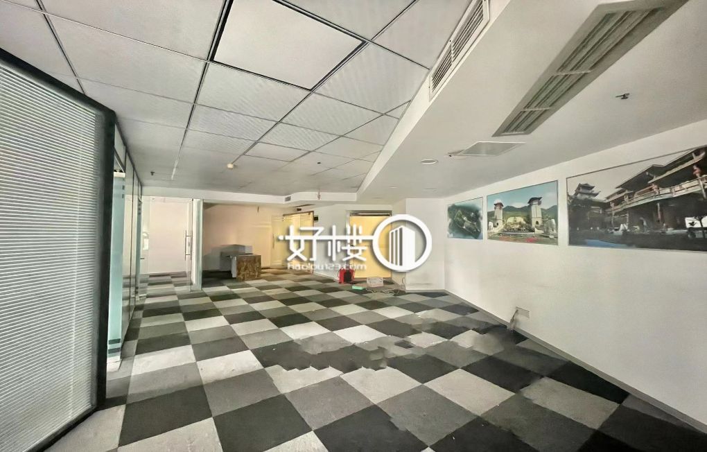 解放碑步行街中心地段，世贸中心办公室出售，楼下地铁写字楼|办公室出租|租赁/租金/图片