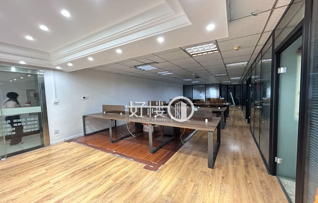 解放碑精装世贸大厦 隔间多交通很方便！写字楼|办公室出租|租赁/租金/图片