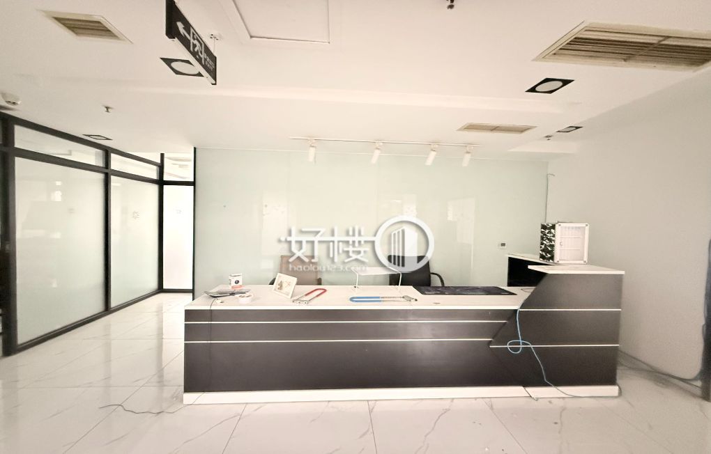 解放碑轻轨即到 电梯口 世贸中心 精装 随时可以看-解放碑办公室出租,办公室租赁信息