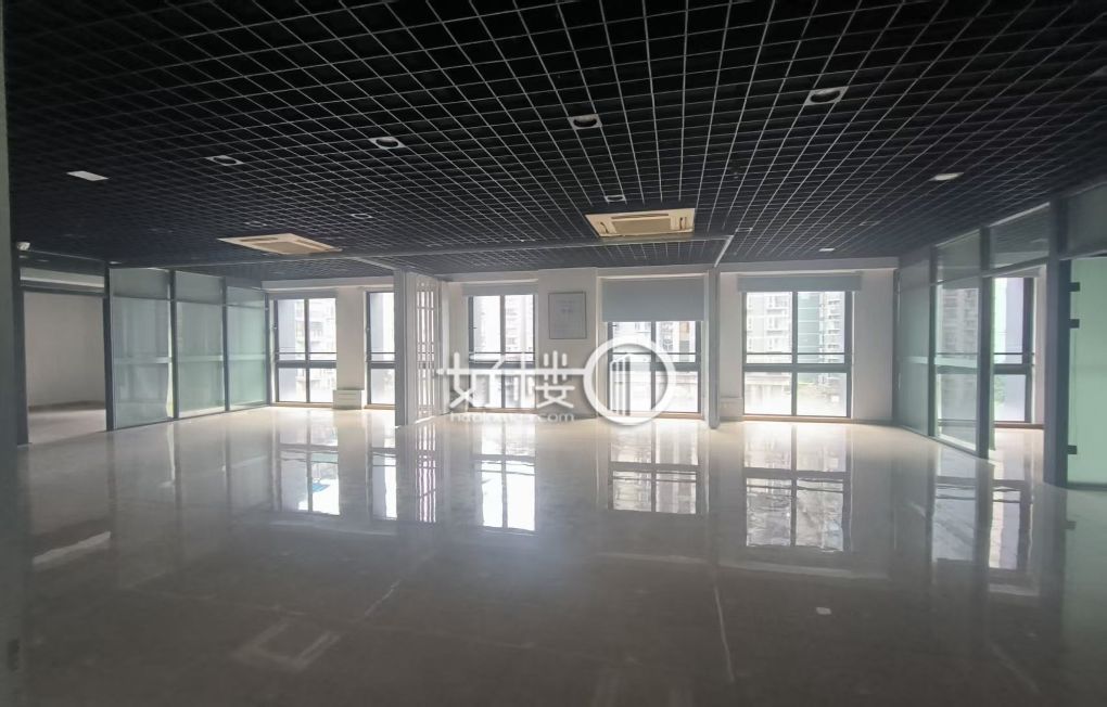 轻轨站直达  江北嘴两岸首座现房业主直租 写字楼|办公室出租|租赁/租金/图片
