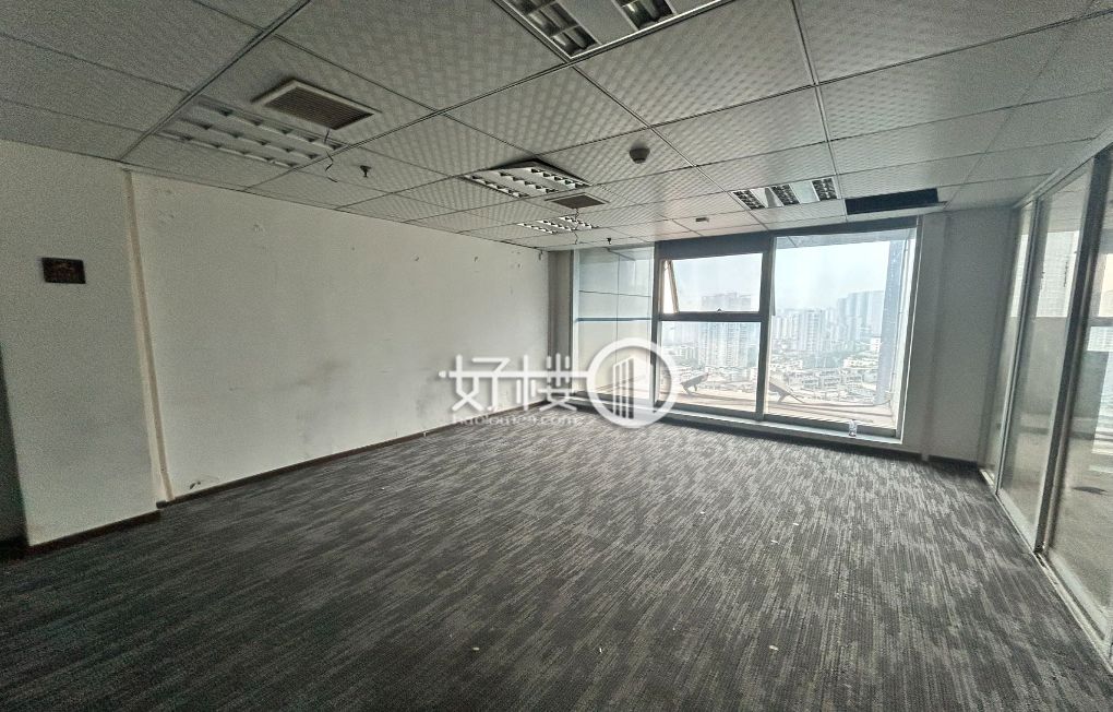 观音桥中信大厦 高区正对电梯口 业主急租m²写字楼|办公室出租|租赁/租金/图片