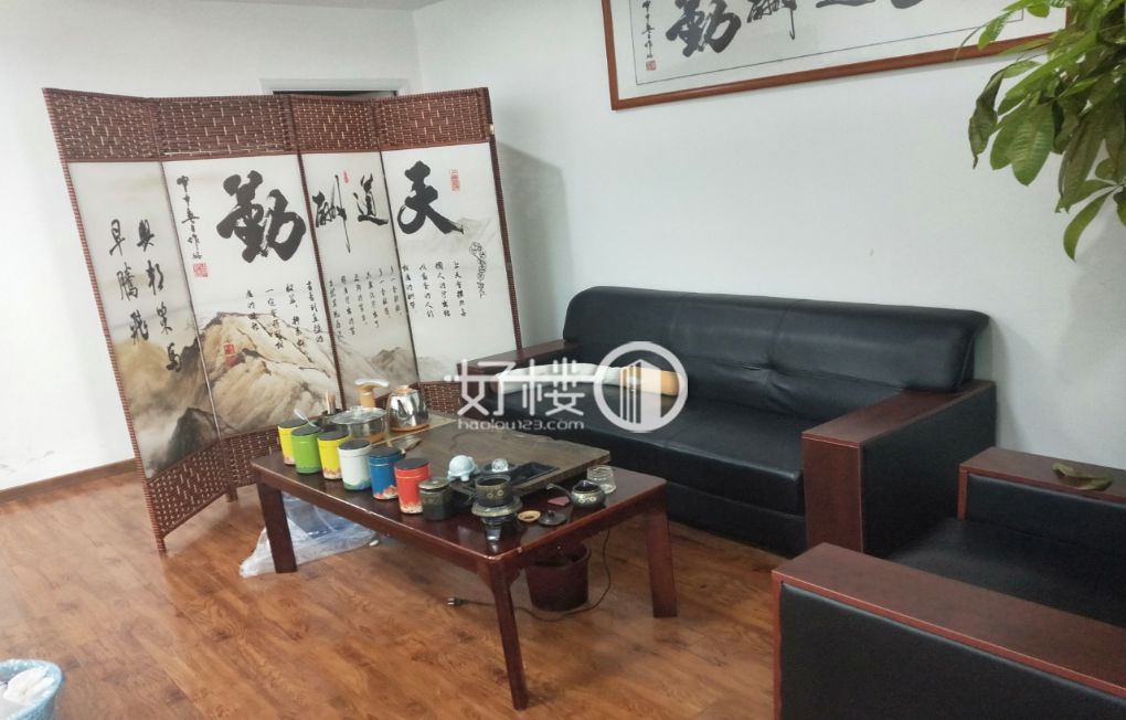 新牌坊 轻轨出口 中渝国宾城 72平精装写字楼m²写字楼|办公室出租|租赁/租金/图片