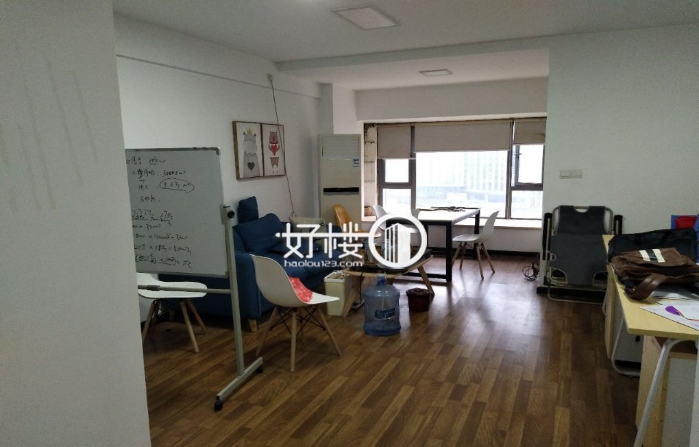 新牌坊中渝都会首站写字楼轻轨近户型方正随时看m²写字楼|办公室出租|租赁/租金/图片