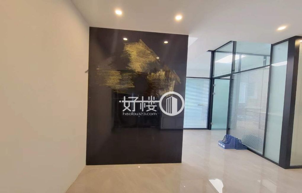 杨家坪轻轨出站即达 中迪广场精装带家具出租 随时看m²写字楼|办公室出租|租赁/租金/图片