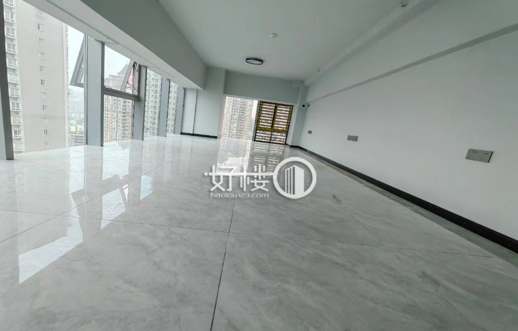 杨家坪 中迪广场 轻轨房 租一层送一层写字楼|办公室出租|租赁/租金/图片