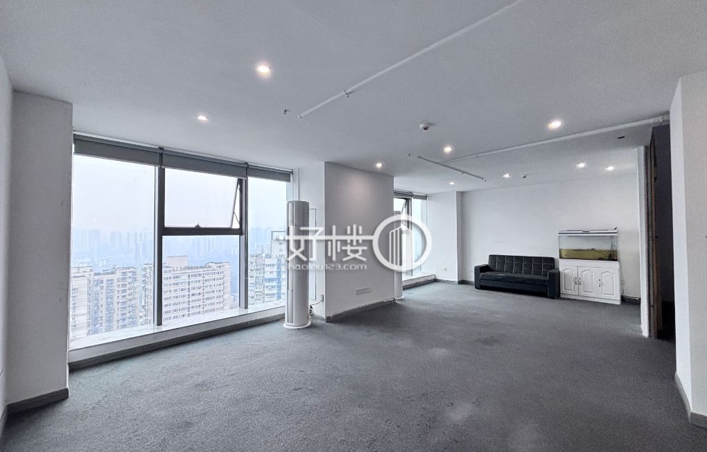 中迪广场 杨家坪商圈 使用面积220平 交通便利写字楼|办公室出租|租赁/租金/图片