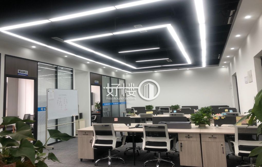 九龙坡杨家坪轻轨站出口中迪广场带家具现房出租m²写字楼|办公室出租|租赁/租金/图片