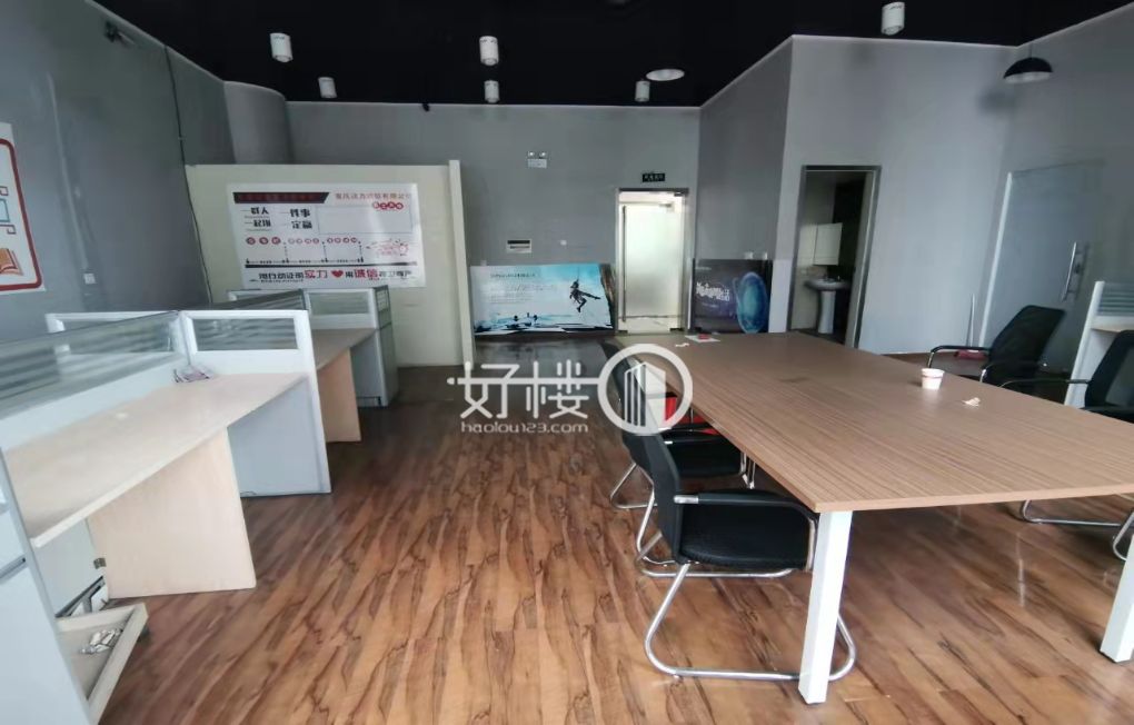 渝中区解放碑创汇首座，轻轨旁装修电梯口随时可看写字楼|办公室出租|租赁/租金/图片