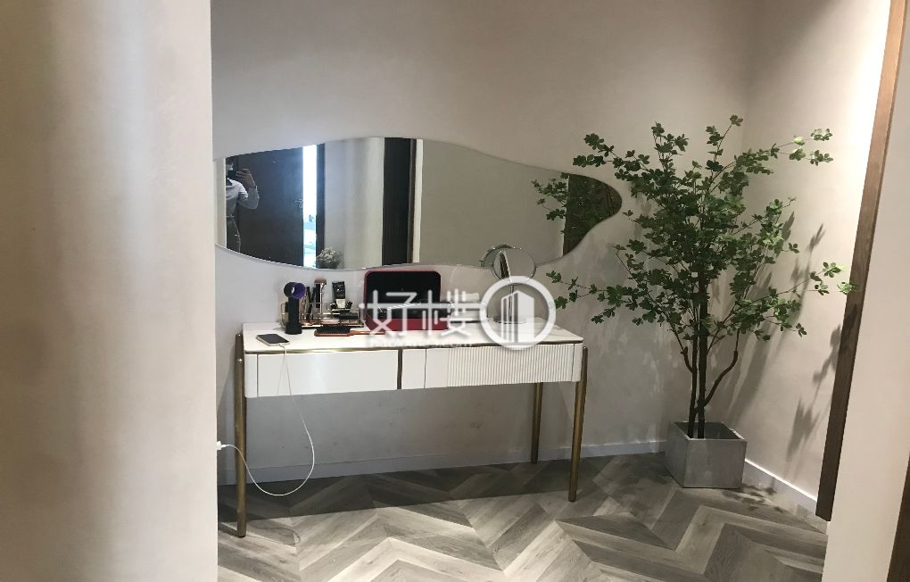 爱琴海商圈万瑞大平层办公室 168平带租约特价出售写字楼|办公室出租|租赁/租金/图片