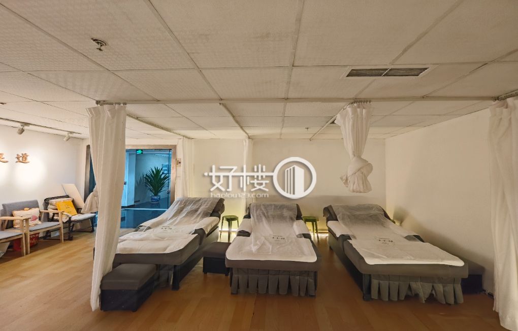 户型方正电梯口 商圈中心 交通便利 拎包入驻-解放碑办公室出租,办公室租赁信息