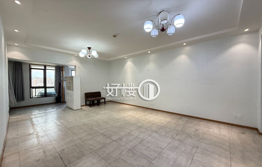 谢家湾双轻轨华润二十四城端头户型精装大通间户型方正写字楼|办公室出租|租赁/租金/图片