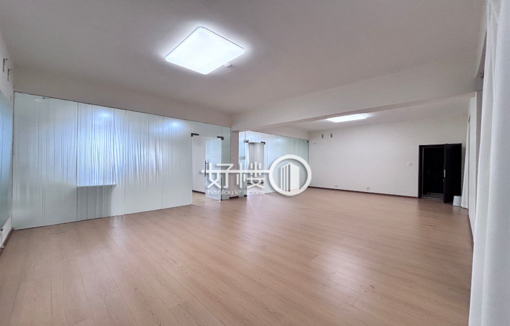 谢家湾轻轨直达 高端公寓楼 精装多隔断 业主直租写字楼|办公室出租|租赁/租金/图片