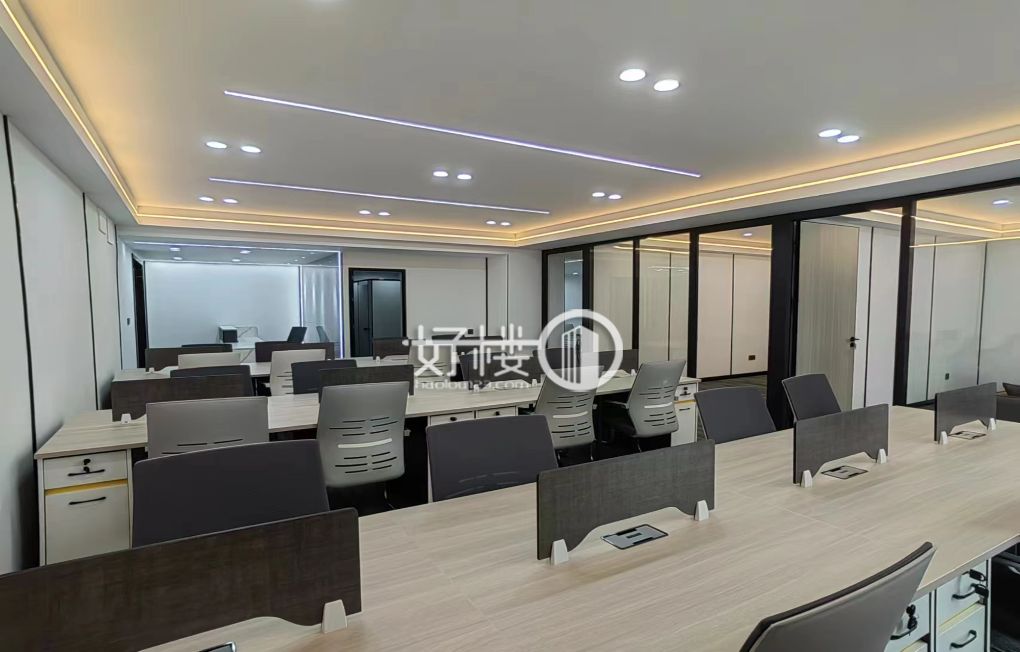 大坪轻轨站旁丨嘉华鑫城丨3办+24工位丨带家具出租m²写字楼|办公室出租|租赁/租金/图片