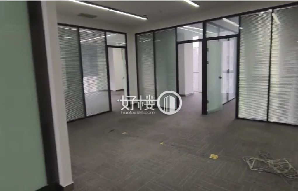 嘉州路办公室出租，交通便利，电梯口户型m²写字楼|办公室出租|租赁/租金/图片