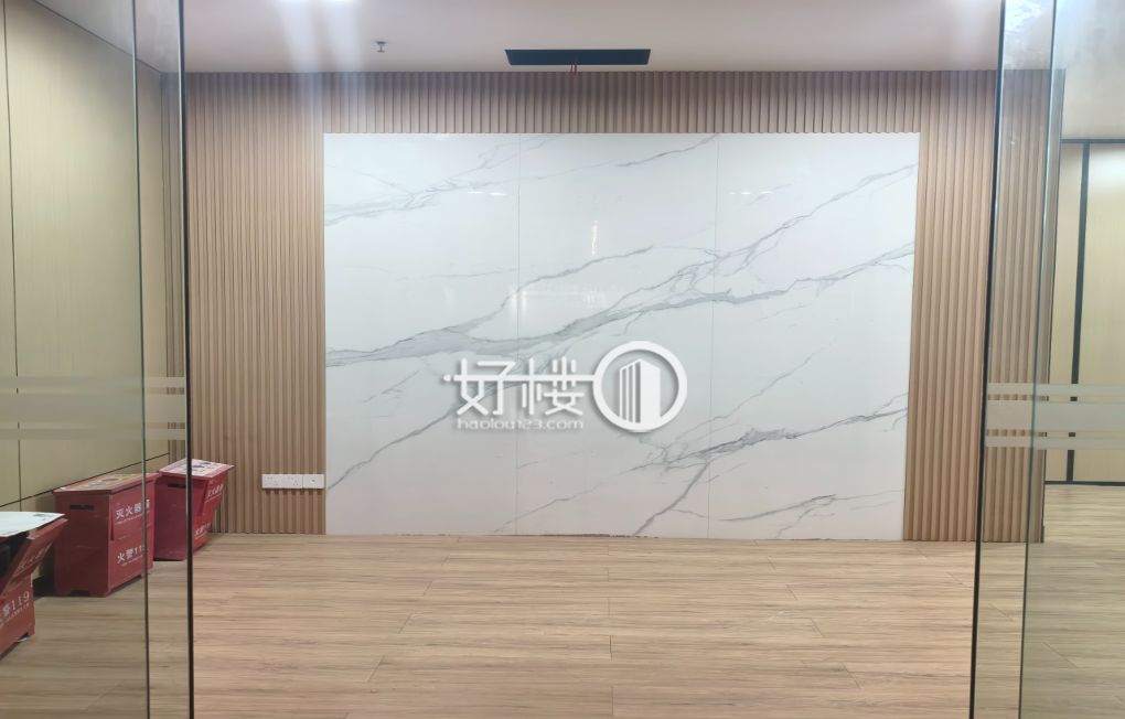 双面采光 地铁站口 交通便利  精装带家具  写字楼|办公室出租|租赁/租金/图片