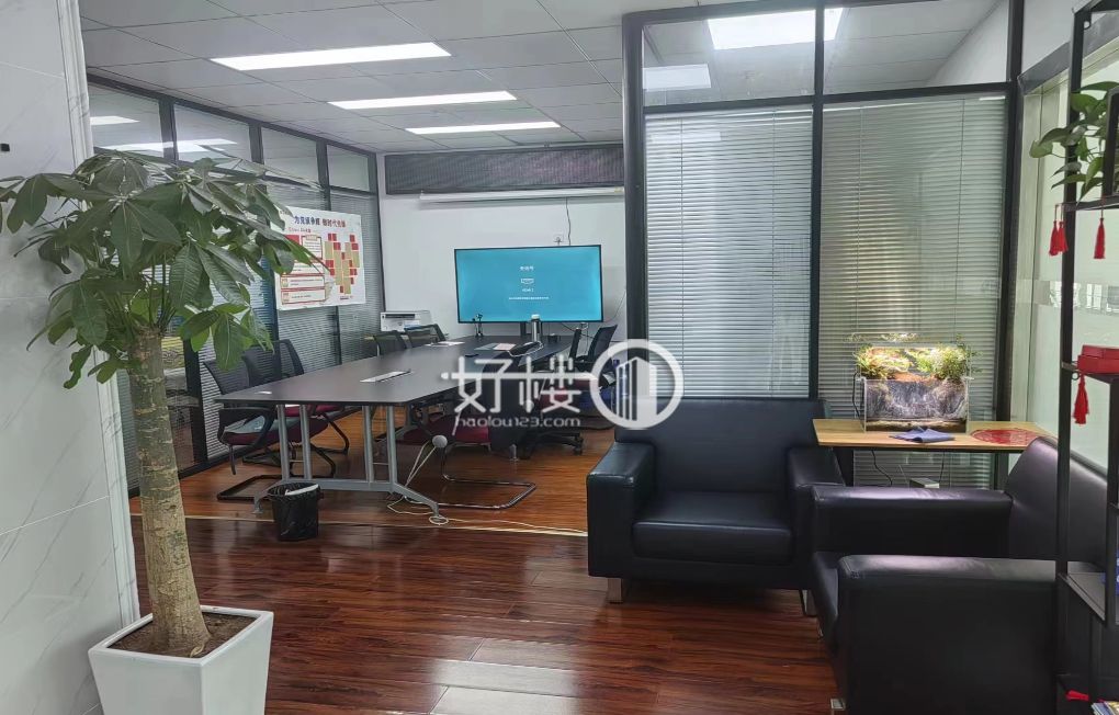 观音桥商圈嘉年华大厦精装3加1格局拎包入住m²写字楼|办公室出租|租赁/租金/图片