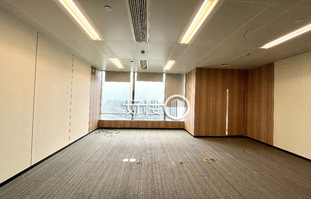 国金中心1号楼高区天地墙基础装修正看江方向出租写字楼|办公室出租|租赁/租金/图片
