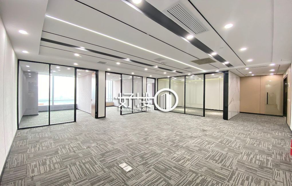 国金中心 一线江景  户型方正 两条轻轨线 出售写字楼|办公室出租|租赁/租金/图片