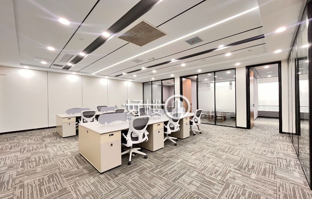 国金中心 一线江景  户型方正 两条轻轨线 出售写字楼|办公室出租|租赁/租金/图片