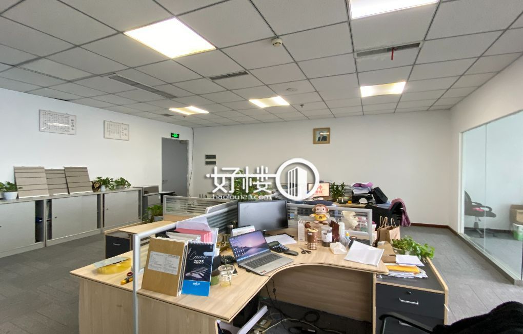 国金中心  电梯口 户型方正 稀缺小户型 可看 m²写字楼|办公室出售|租赁/租金/图片