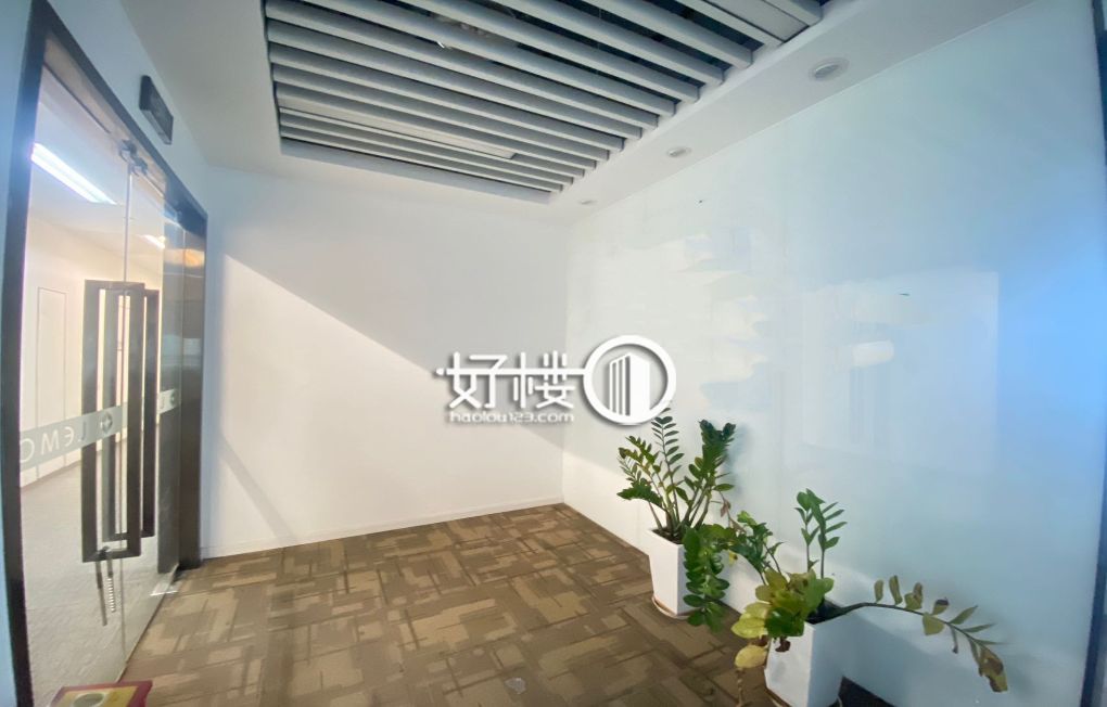 江北嘴轻轨站楼上国金中心精致小户型出售写字楼|办公室出租|租赁/租金/图片