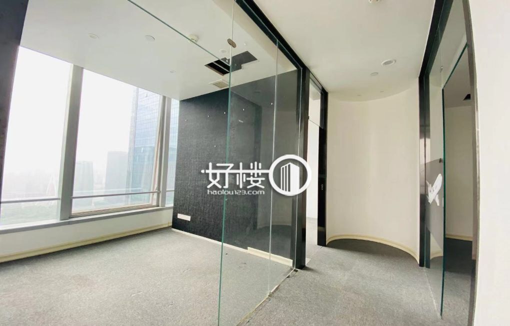 国金中心 高区看江小户型 看中庭 户型稀缺m²写字楼|办公室出售|租赁/租金/图片