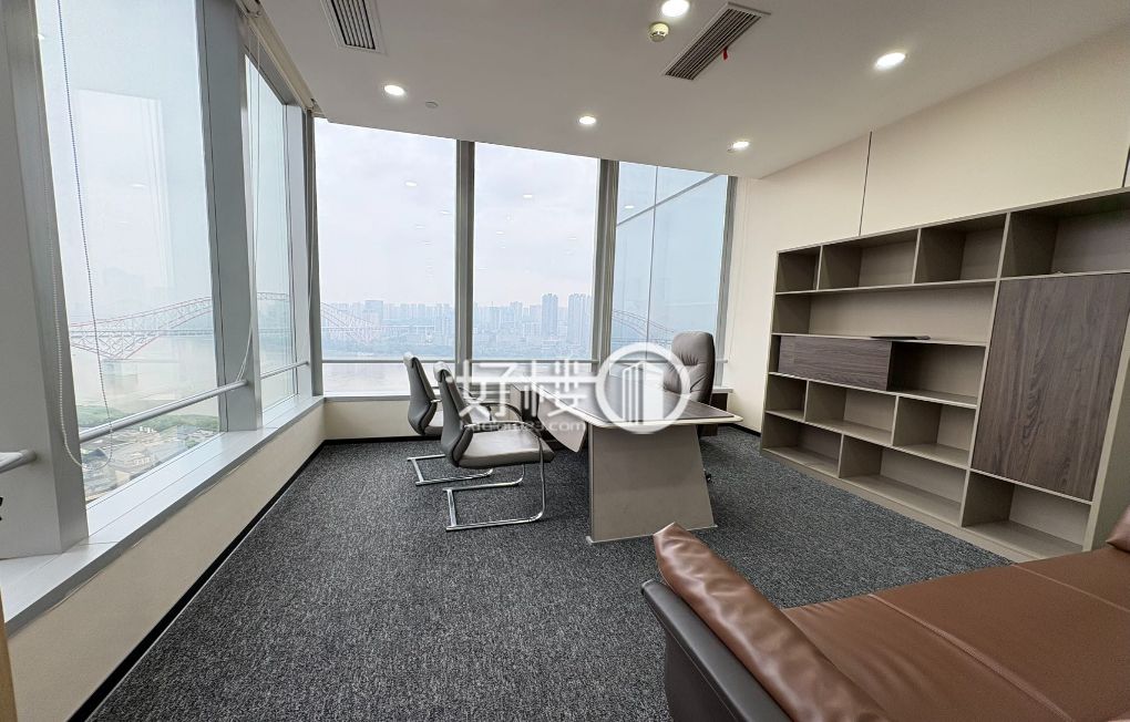 国金中心 电梯口看江 动静分区 10隔 50工位 m²写字楼|办公室出租|租赁/租金/图片