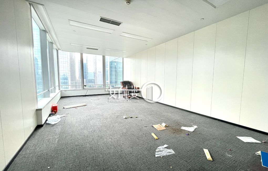 江北嘴国金中心写字楼184平装修配全套家具出租m²写字楼|办公室出租|租赁/租金/图片