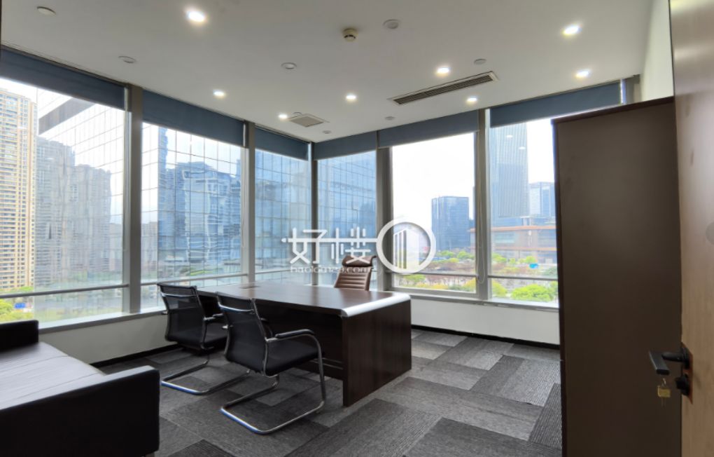 国金中心 地铁口 4+1精装办公室出租 随时看房 写字楼|办公室出租|租赁/租金/图片