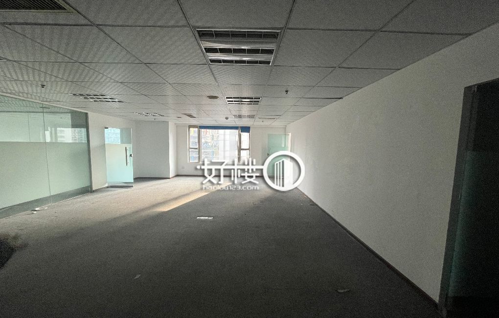 解放碑精装办公室 出门就是轻轨 中心地段 低价出售写字楼|办公室出租|租赁/租金/图片