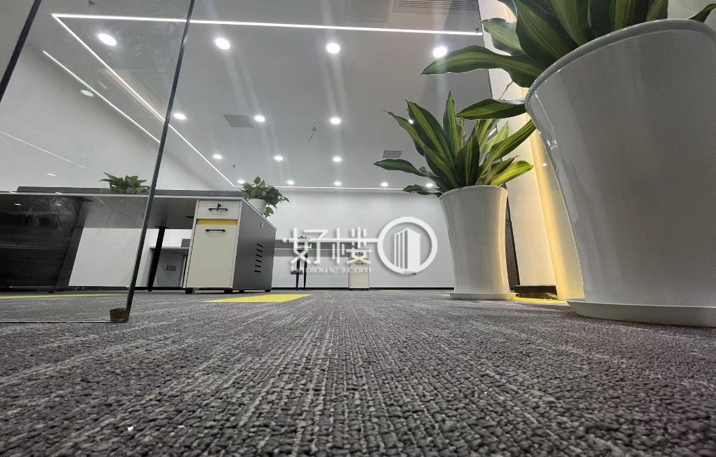 解放碑核心商圈国贸中心新出小面积精装带家具配套齐全写字楼|办公室出租|租赁/租金/图片
