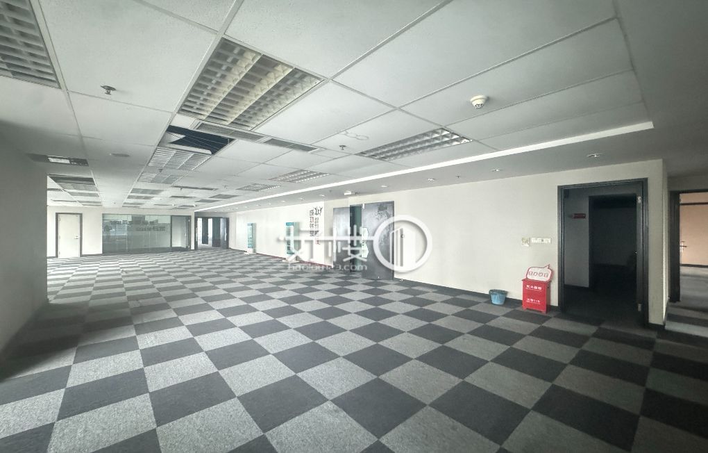 解放碑商圈 国贸中心空调自控的稀缺整层低价出写字楼|办公室出租|租赁/租金/图片