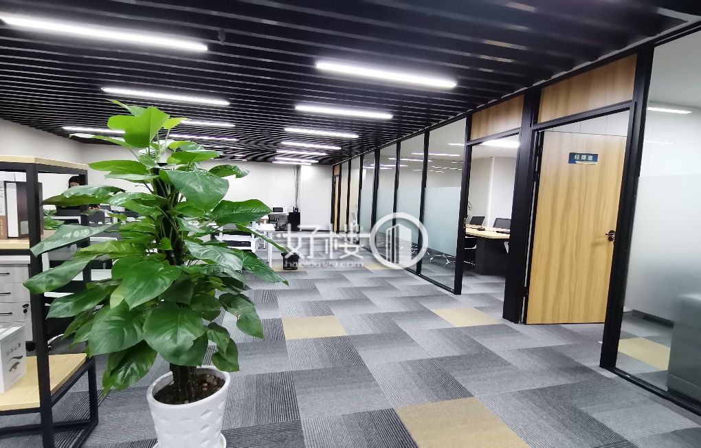 解放碑商圈中心国贸中心精装办公室4个隔间带家具出租m²写字楼|办公室出租|租赁/租金/图片