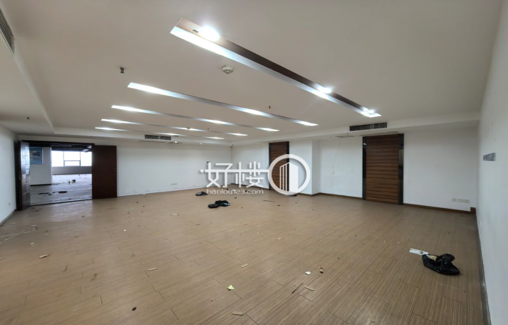 石桥铺轻轨站上盖 精装修整层出租写字楼|办公室出租|租赁/租金/图片