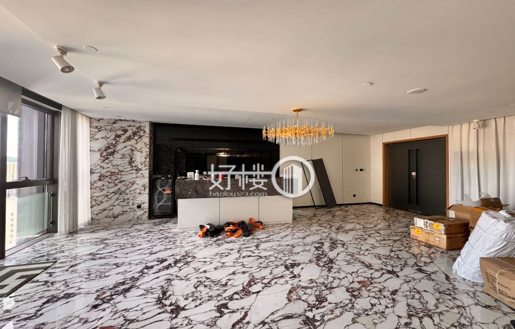 解放碑商圈，所见即所得，交通便利写字楼|办公室出租|租赁/租金/图片