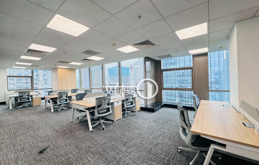 解放碑平安国际金融中心端户全新精装带家具写字楼|办公室出租|租赁/租金/图片