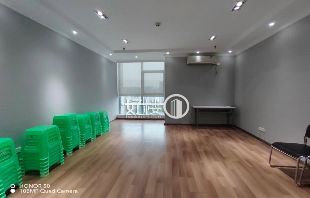 扬子江经典小户型出租三轻轨换乘交通便利写字楼|办公室出租|租赁/租金/图片