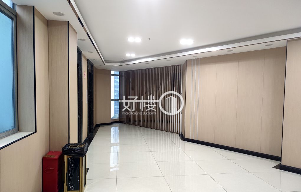 扬子江商务中心裙楼写字楼|办公室出售|租赁/租金/图片