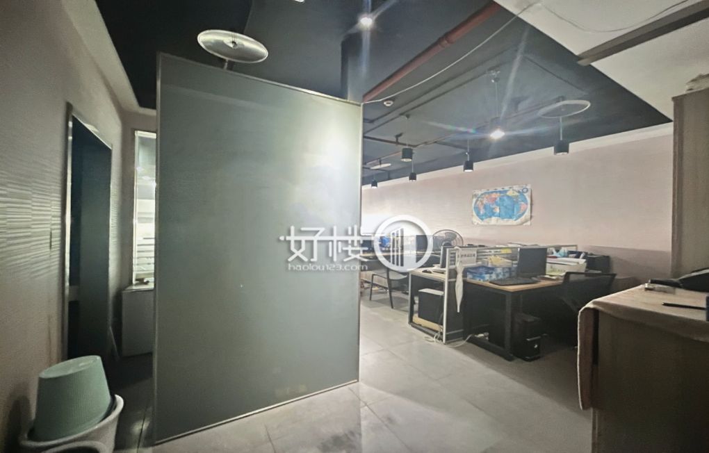 新干线轻轨楼上 精装带家具办公室交通便利 高区视野m²写字楼|办公室出租|租赁/租金/图片