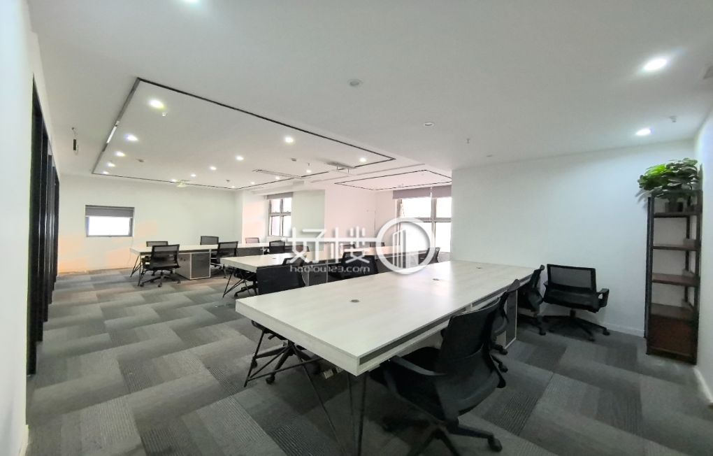 两路口轻轨即到 精装带家具看江 带家具业主急租m²写字楼|办公室出租|租赁/租金/图片