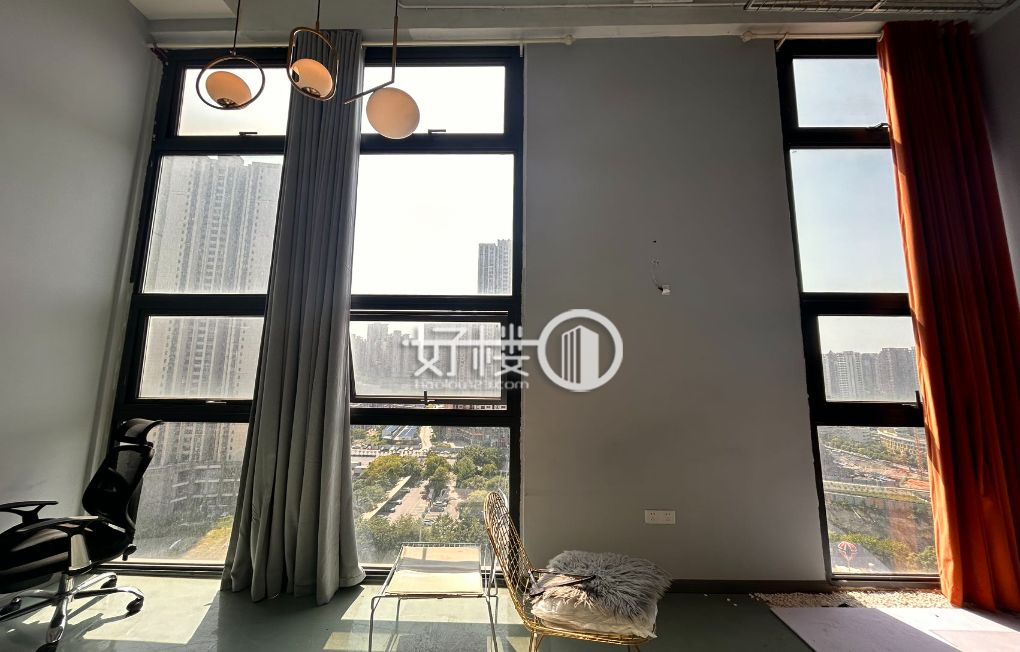 江北嘴 一线江景 星耀天地精装修带家具 户型端正 m²写字楼|办公室出租|租赁/租金/图片