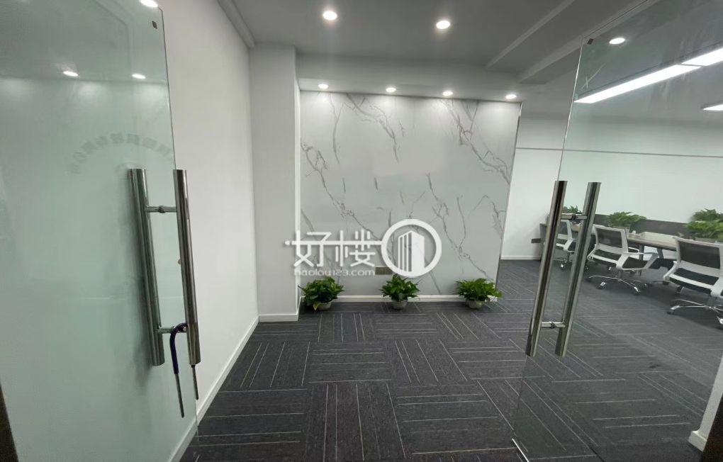 观音桥商圈精装修小面积配家具出租m²写字楼|办公室出租|租赁/租金/图片