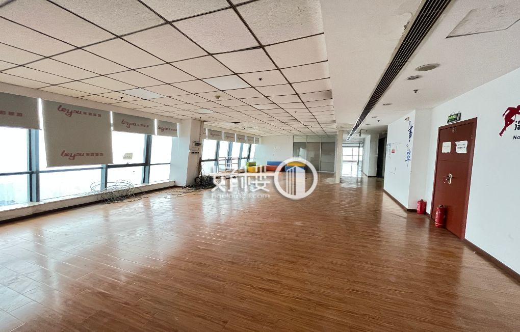 高区电梯口   江北观音桥步行街融恒时代旁未来国际写字楼|办公室出租|租赁/租金/图片