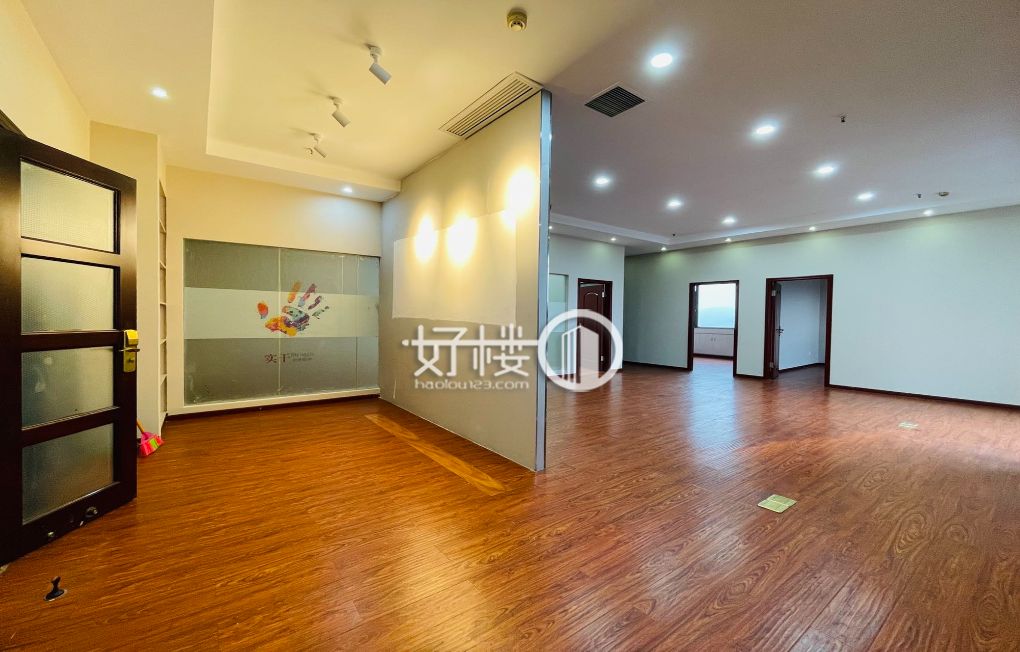 高区  浪高凯悦 精装带部分家具158平 拎包入住写字楼|办公室出租|租赁/租金/图片